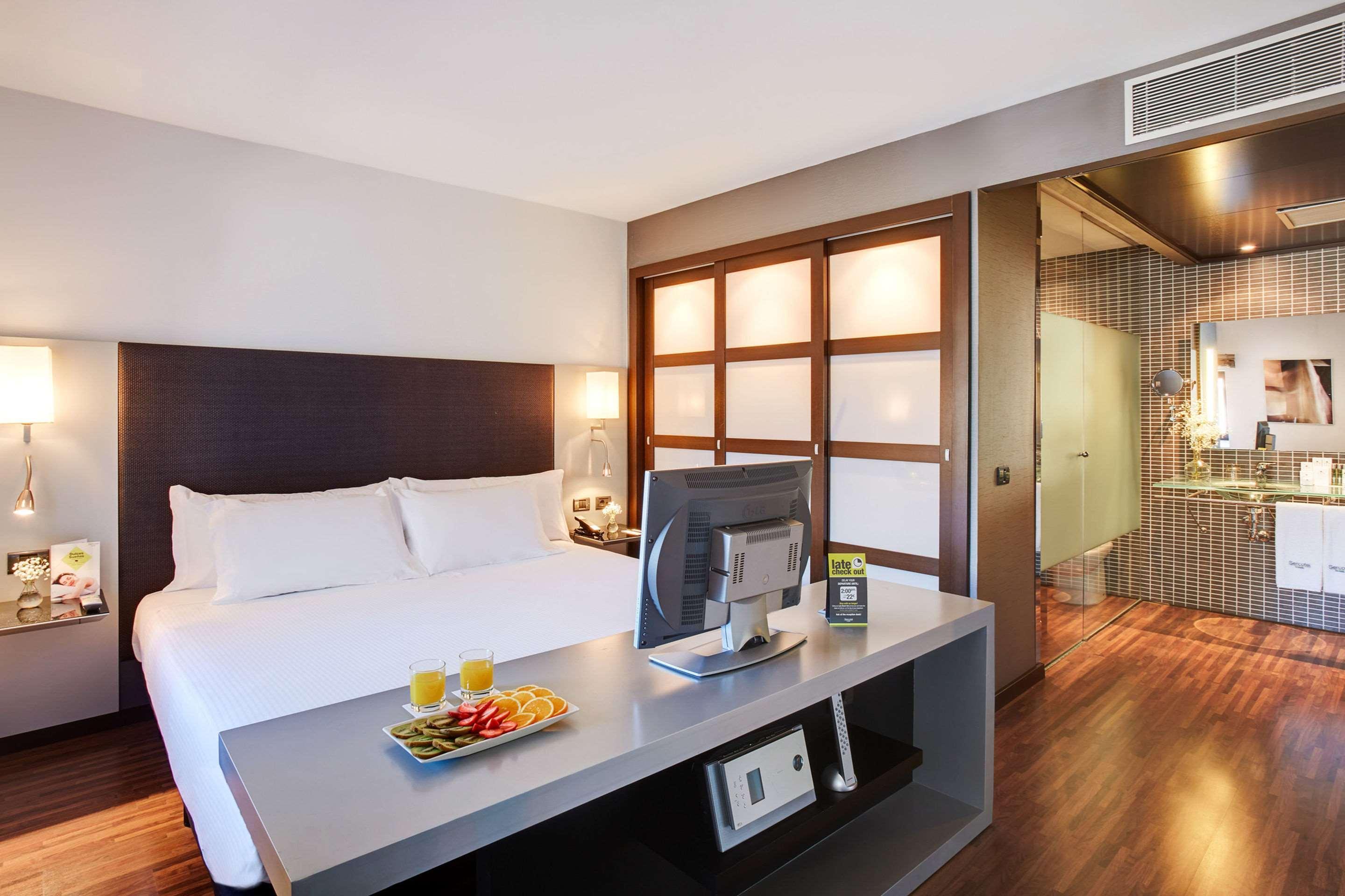 Hotel Sercotel Ciutat D'Alcoi Екстериор снимка