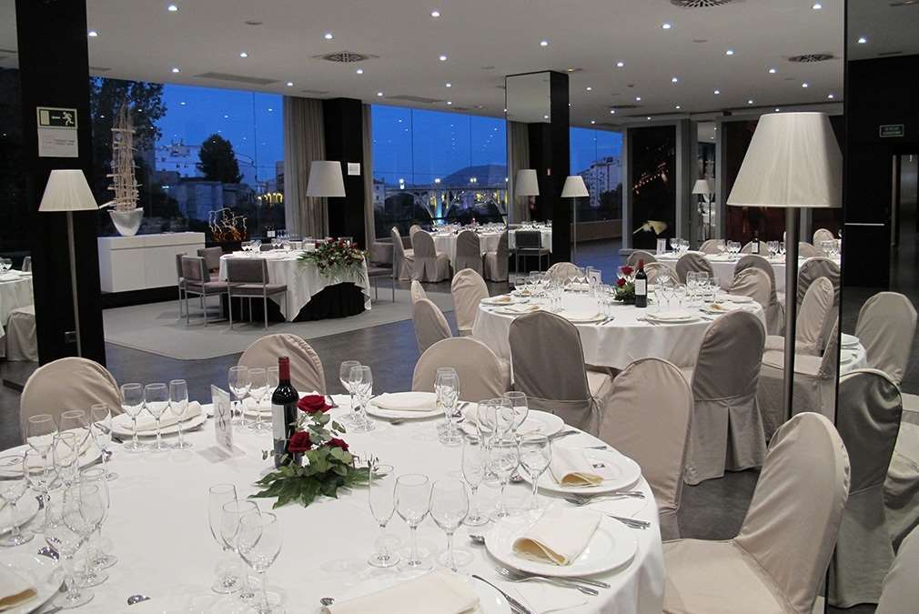 Hotel Sercotel Ciutat D'Alcoi Ресторант снимка